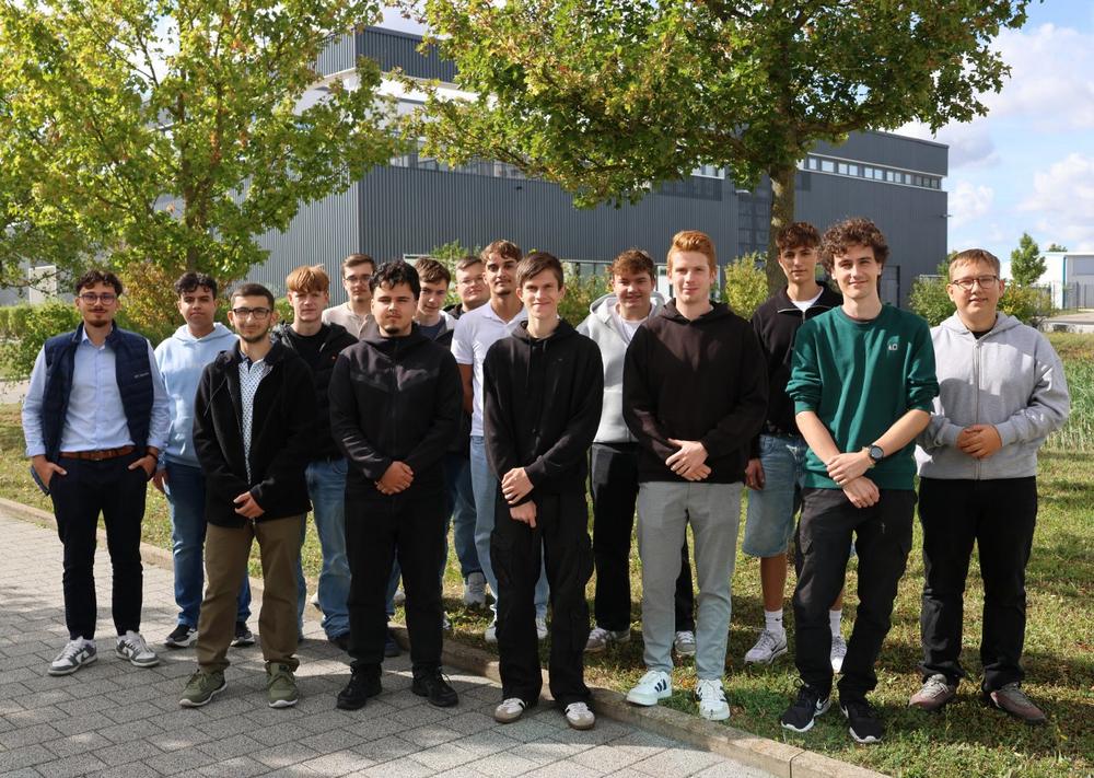 Ausbildungs- und Studienbeginn 2026: 17 Nachwuchskräfte starten bei BITZER in Sindelfingen und Rottenburg-Ergenzingen