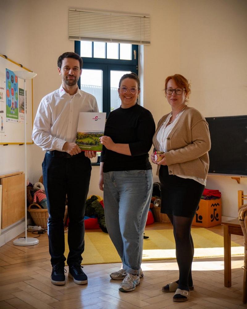 Stadtwerke-Honig für den guten Zweck: 550 Euro für den Kinder- und Jugendschutzdienst „Känguru“ in Weimar
