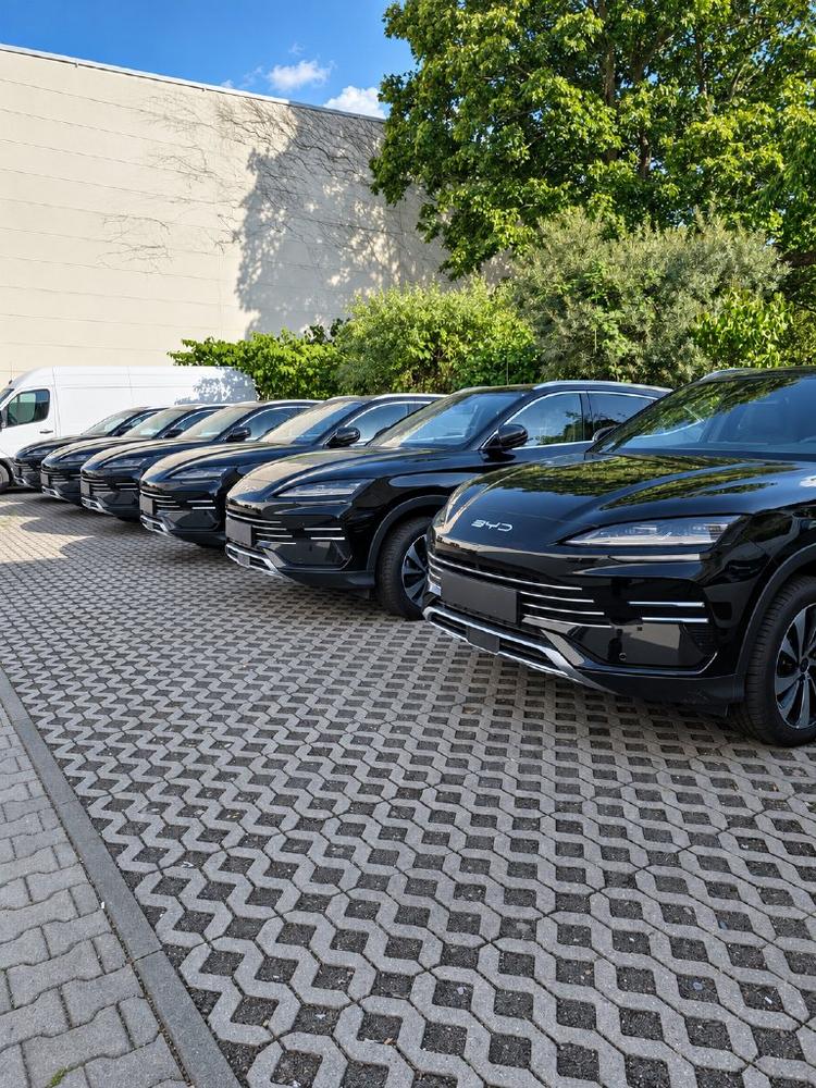 Chinesische Automarken zwischen Neugier und Skepsis: CITY-CAR Autovermietung nimmt BYD SEAL U DM-i in die Mietflotte auf