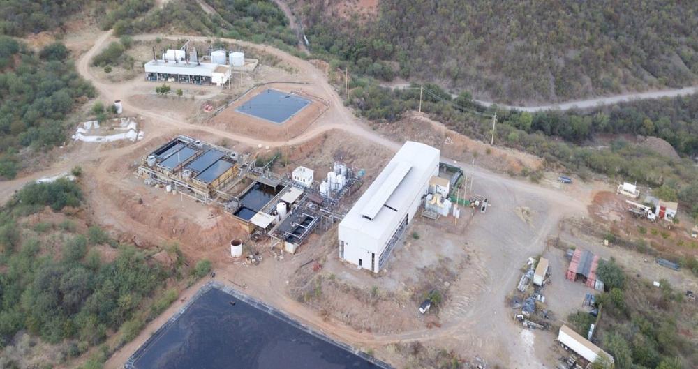Axo Metals – 750-Meter-Erweiterungsbohrung trifft Goldoxid direkt ab Oberfläche!