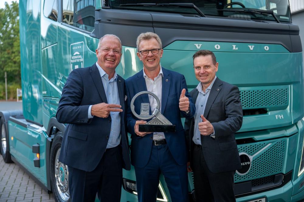 Volvo Trucks gewinnt den Titel „International Truck of the Year 2027“ für seine komplette Elektro-Lkw-Baureihe