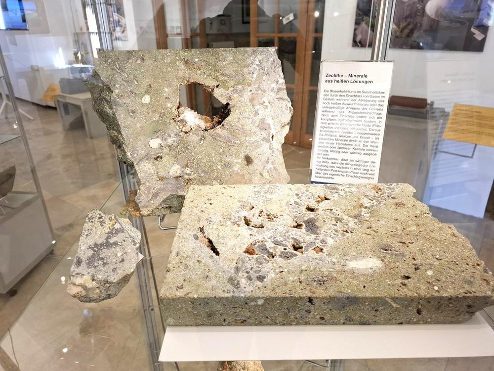 Wanderausstellung „Suevit in seiner Vielfalt“ im Märker-Besucherzentrum Harburg