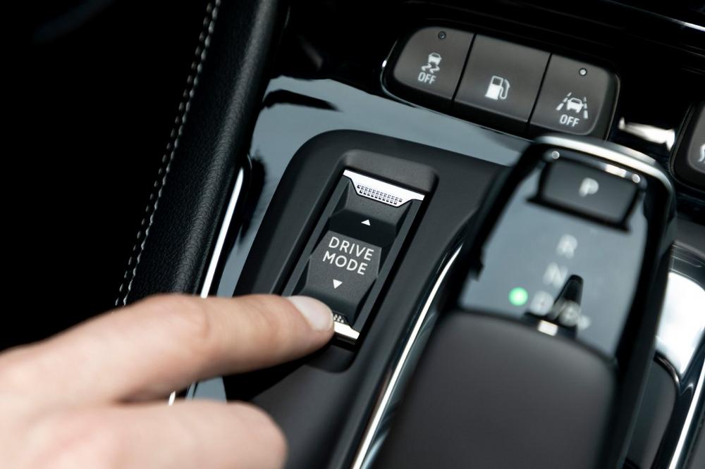 Flüsterleise und bärenstark: Der neue E-Allrad beim Opel Grandland X