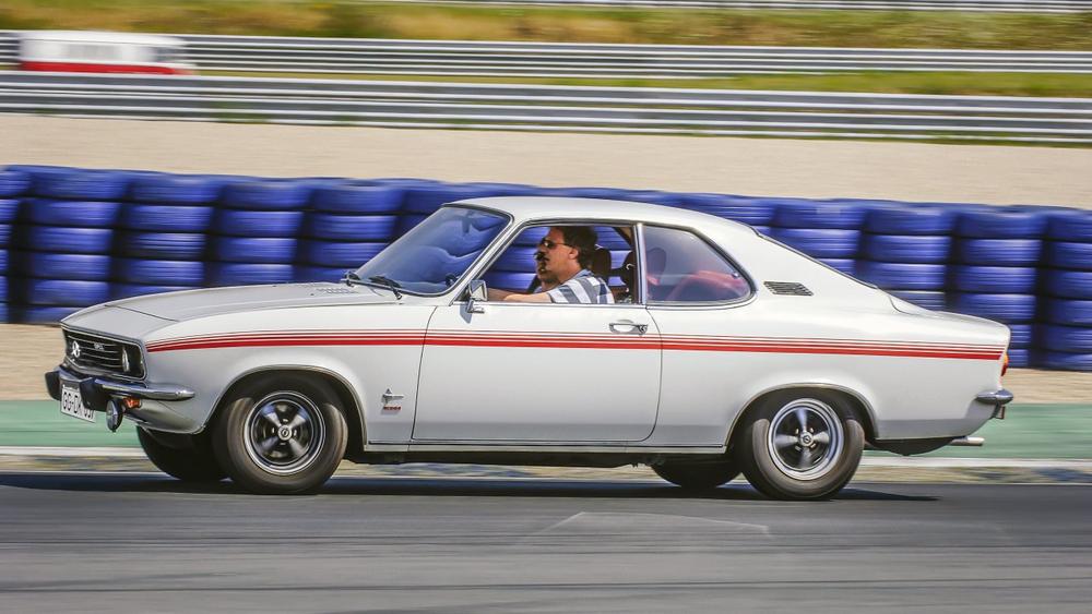 Opel-Sportstars bei der Klassik Tour Kronberg am Start