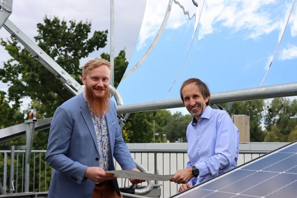 Hochschule Hannover erforscht klimafreundliches Bierbrauen mit Solaranergie und Wärmepumpe