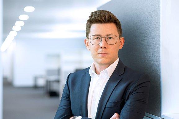 Maximilian Bayer wird Mitglied der Geschäftsleitung der io-consultants GmbH & Co. KG