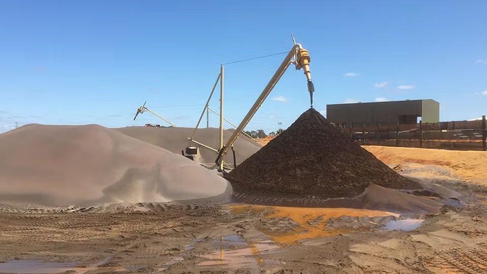 McLaren Minerals: Mächtige Titanmineralisierung ab Oberfläche bestätigt Potenzial für Großabbau